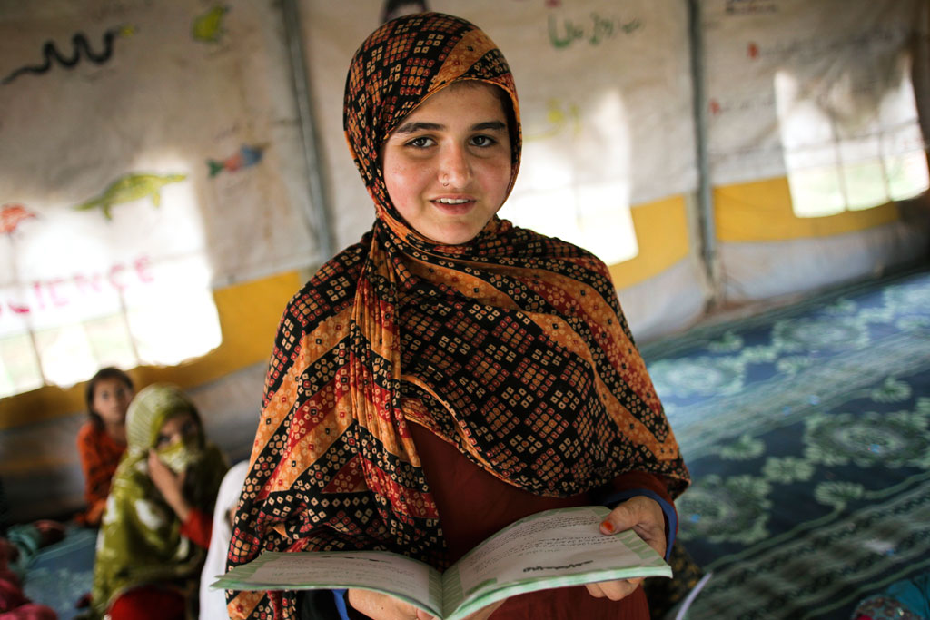 Zainab Jan, 12 ans, dans une école soutenue par l’UNICEF dans un camp de déplacés, au Pakistan