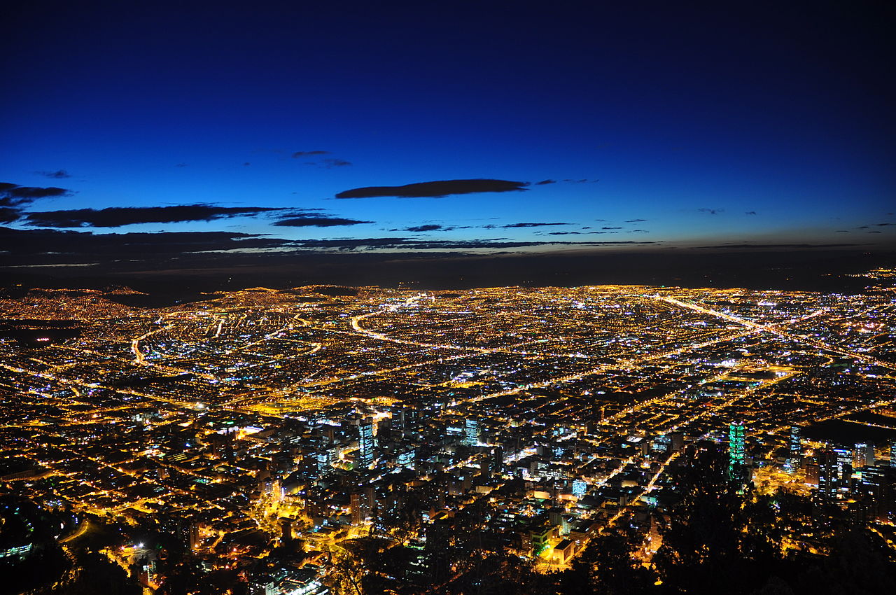 Bogotá, capitale de la Colombie, de nuit