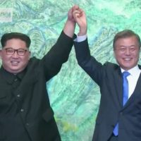 Corées : rencontre historique entre les deux dirigeants du nord et du sud